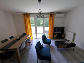 Beautiful Holiday Apartment in Uzes with Balcony